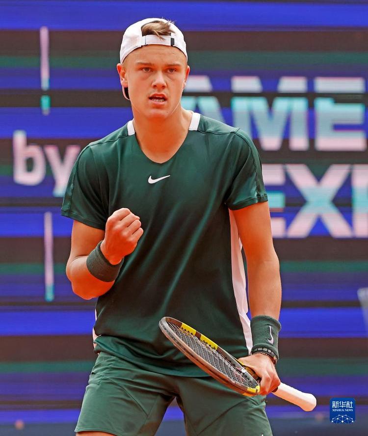 中国坚持独 中国坚持独